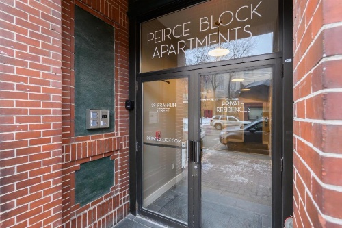 Downtown Bangor Luxury Apartment image 28