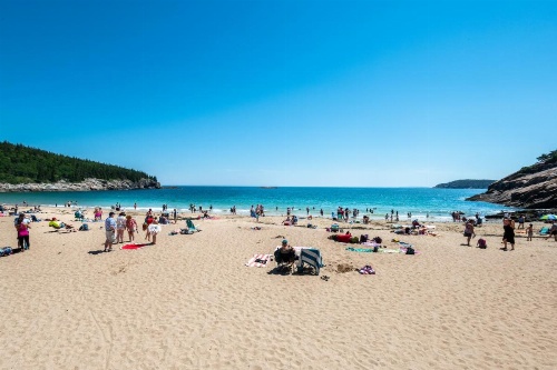 Downtown Bangor Luxury Apartment image 30