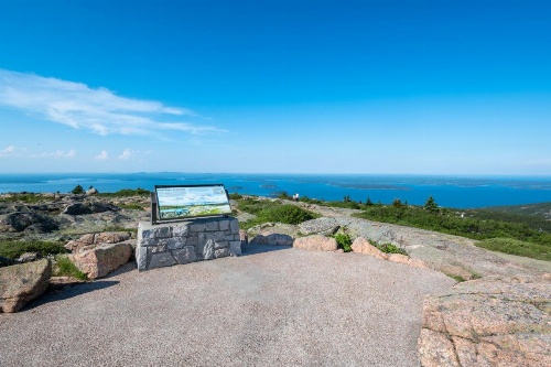 Downtown Bangor Luxury Apartment image 31