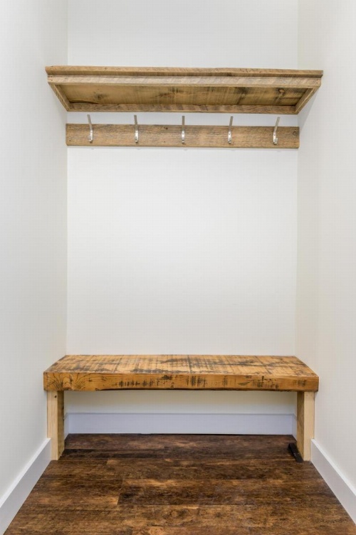 Downtown Bangor Luxury Apartment image 6